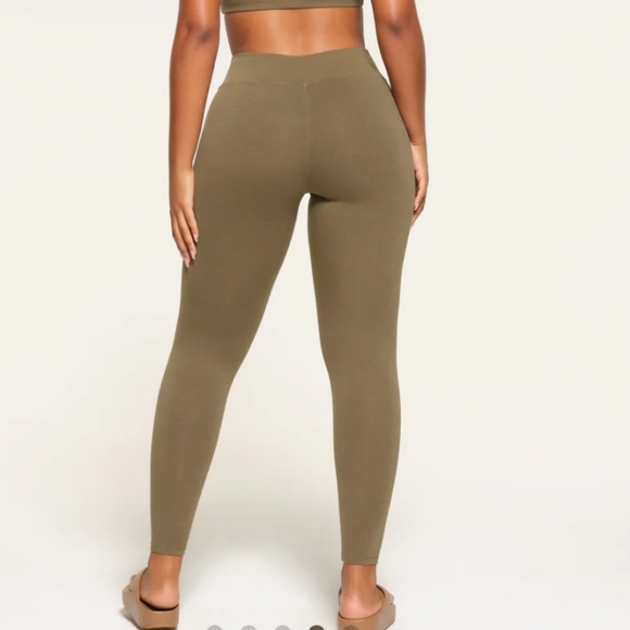 SKIMS XS OUTDOORHIGH-WAISTED LEGGING - Picture 3 of 5